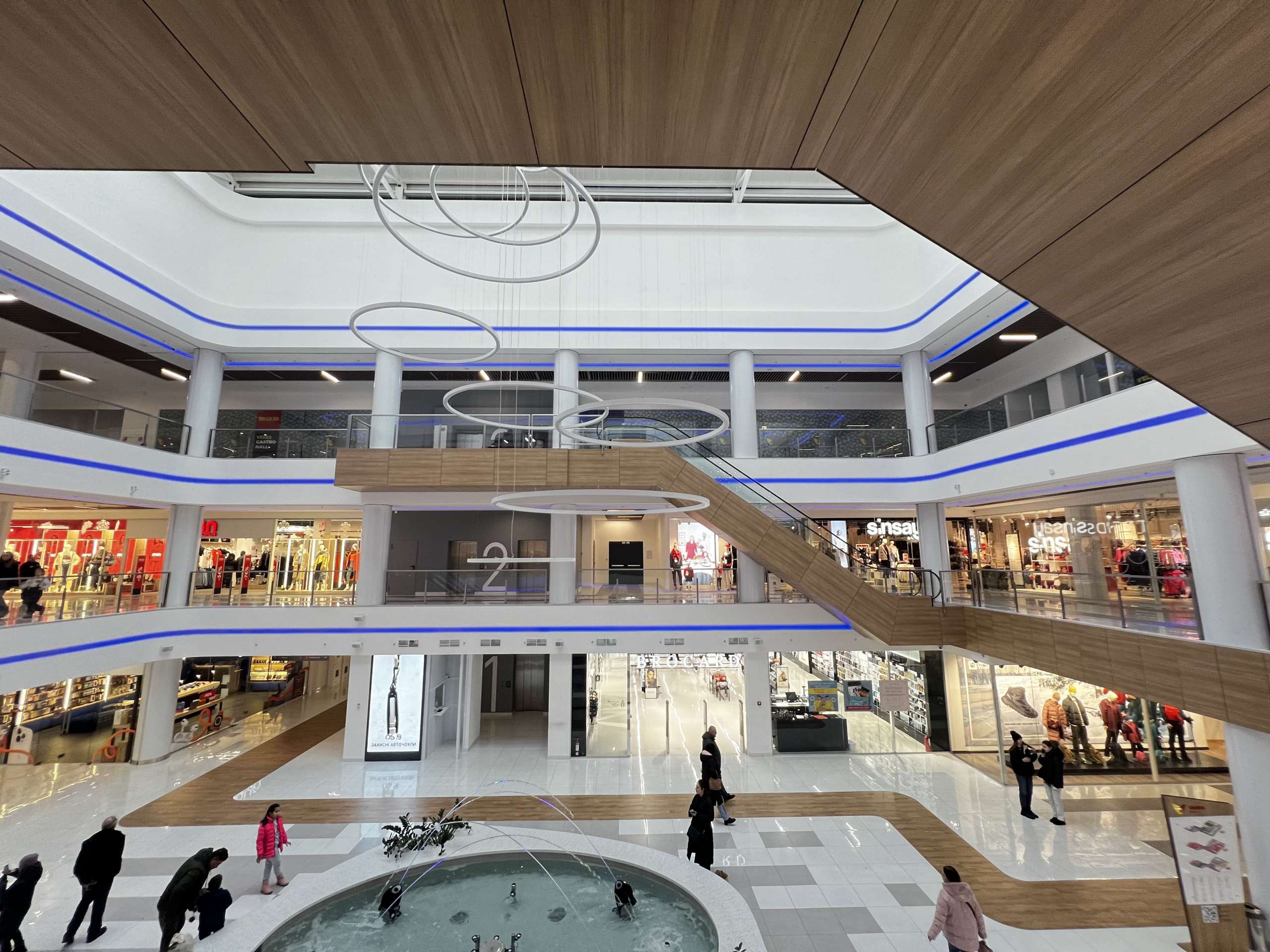 ТРЦ Велес, м. Івано-Франківськ