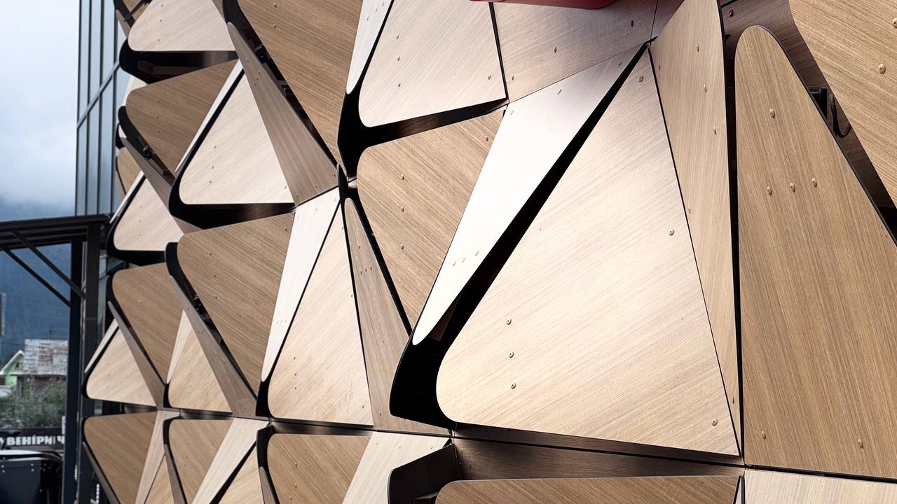 Супермакет Таврія-В, с. Микуличин