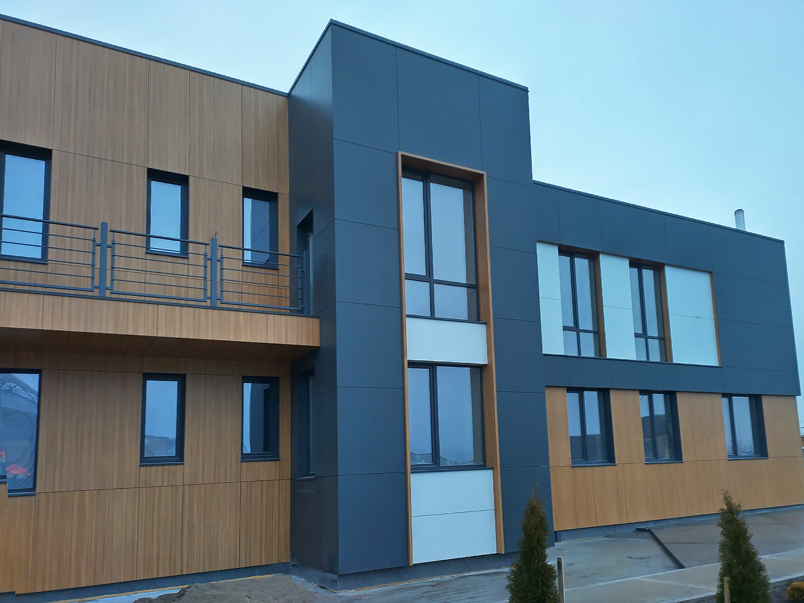 Адмінистративна будівля  Альфа-Капітал, с. Божково