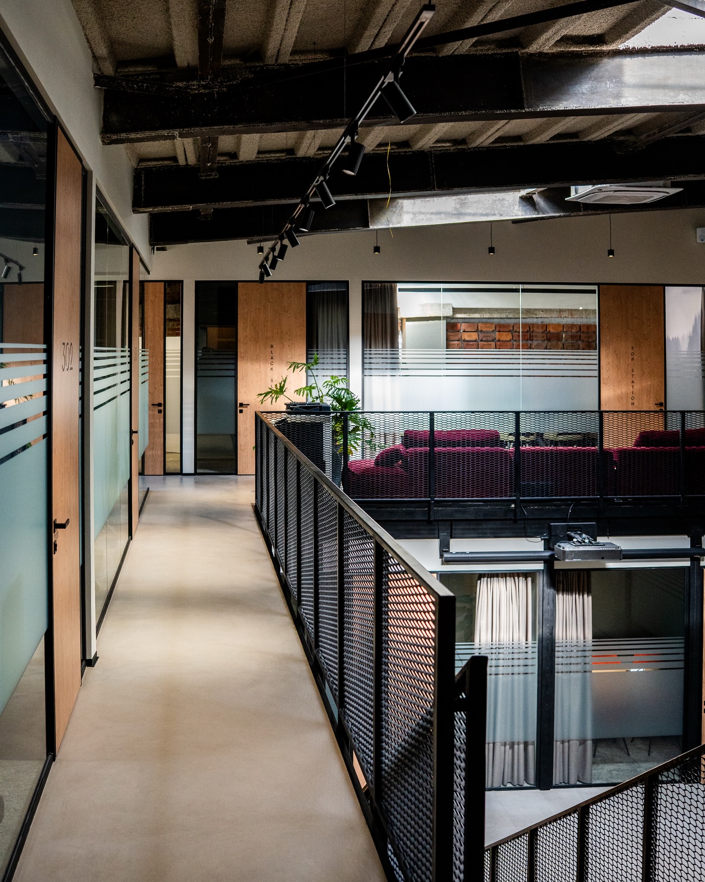 Двері з HPL, проєкт Loft, дизайн-бюро Hochu Rayu