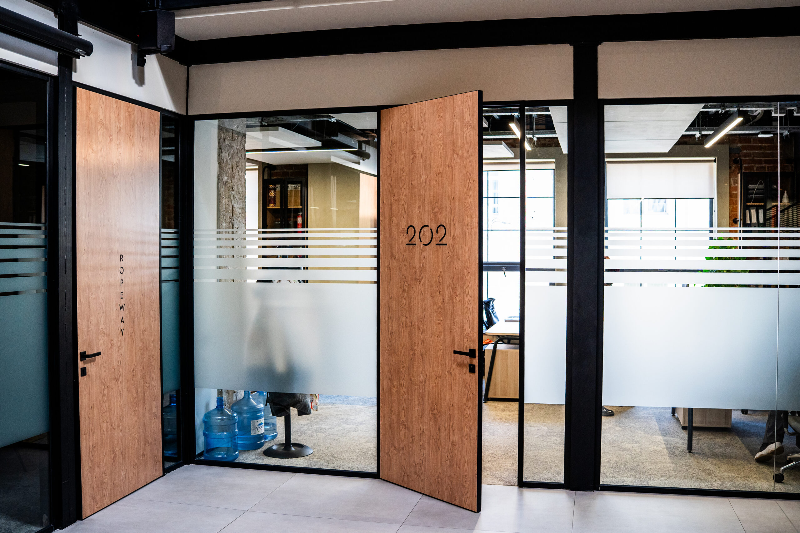 Двері з HPL, проєкт Loft, дизайн-бюро Hochu Rayu