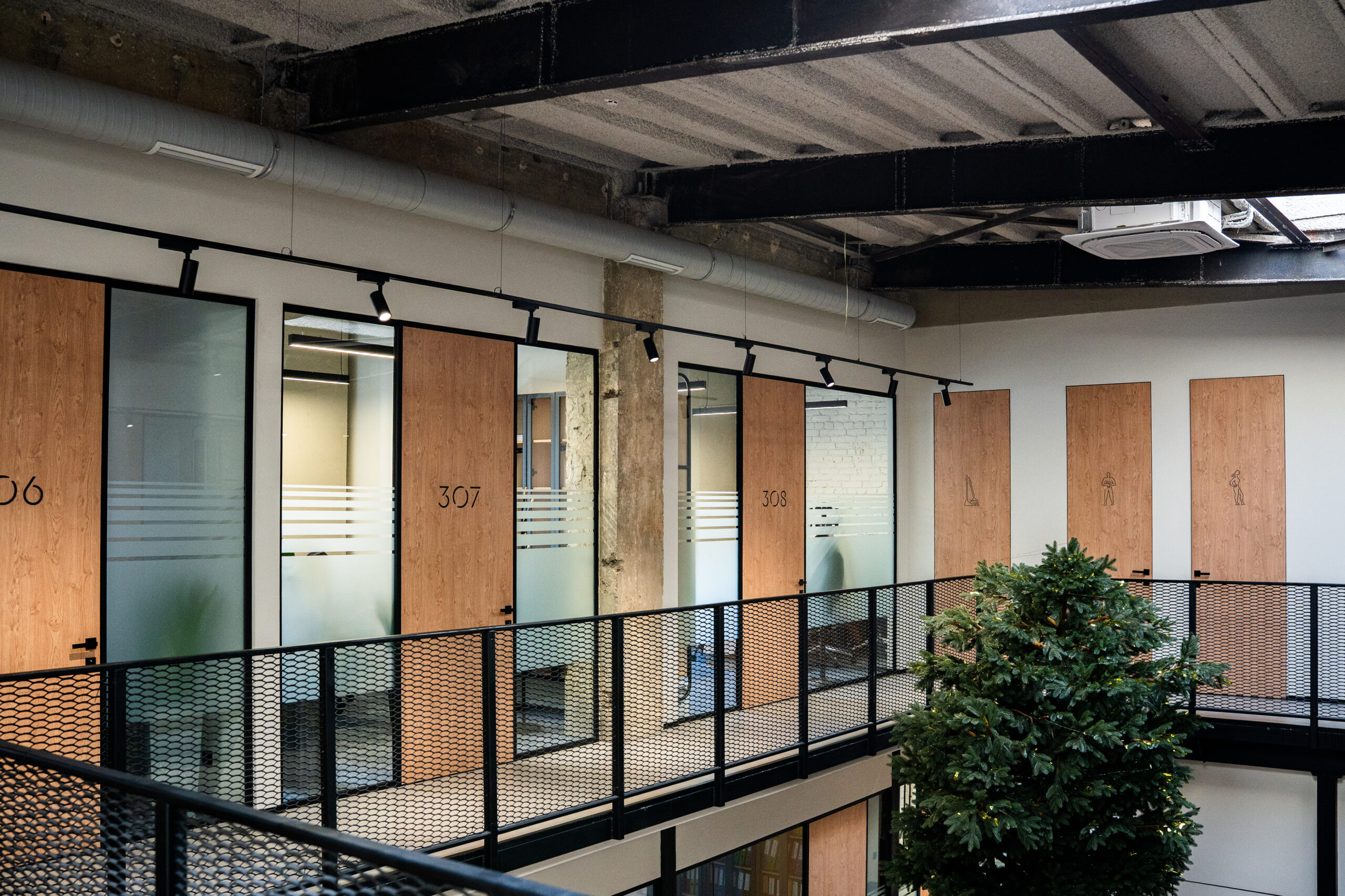 Двері з HPL, проєкт Loft, дизайн-бюро Hochu Rayu