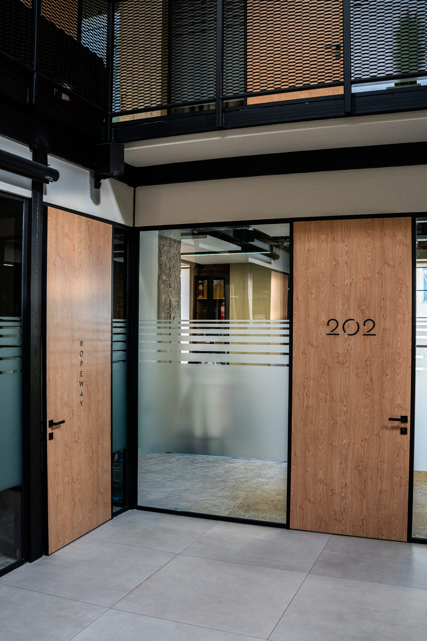 Двері з HPL, проєкт Loft, дизайн-бюро Hochu Rayu